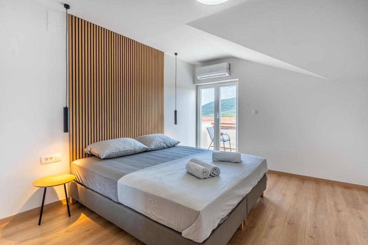 Apartments & Rooms Klemenc Црес Экстерьер фото