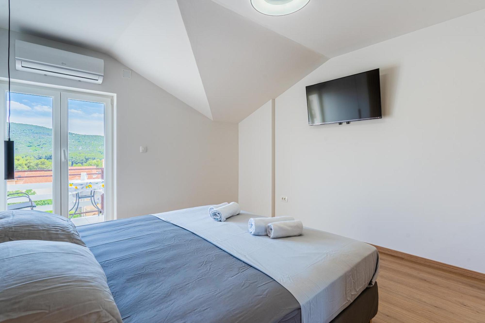 Apartments & Rooms Klemenc Црес Экстерьер фото