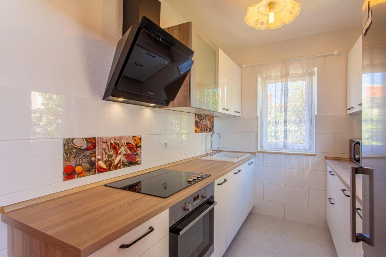 Apartments & Rooms Klemenc Црес Экстерьер фото